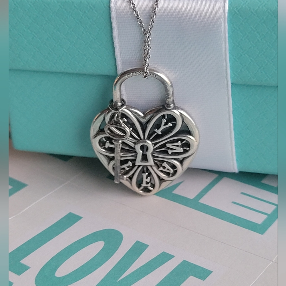 Retired Tiffany & Co Sterling Silver Filigree Heart Padlock necklace 18".